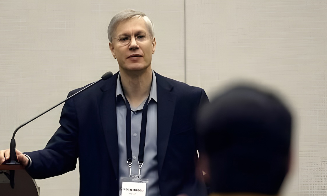 Experto libre mercado plantea desregulación